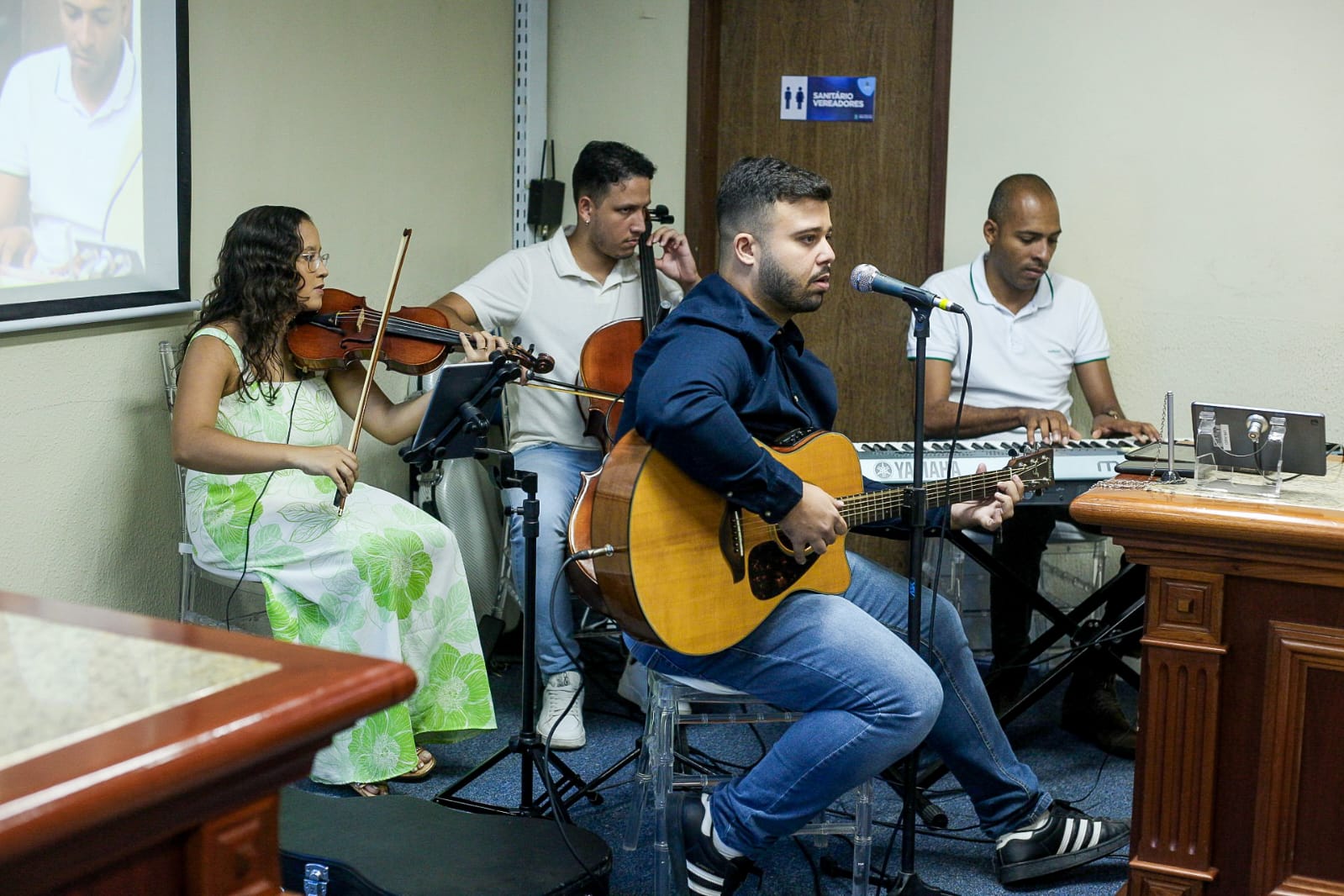 256FD99F-4470-4940-A041-3730F31D5C76