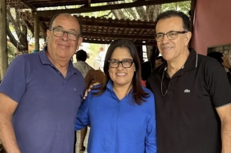 4B26EDB4-1BF4-4D79-870D-0552A4D744E3